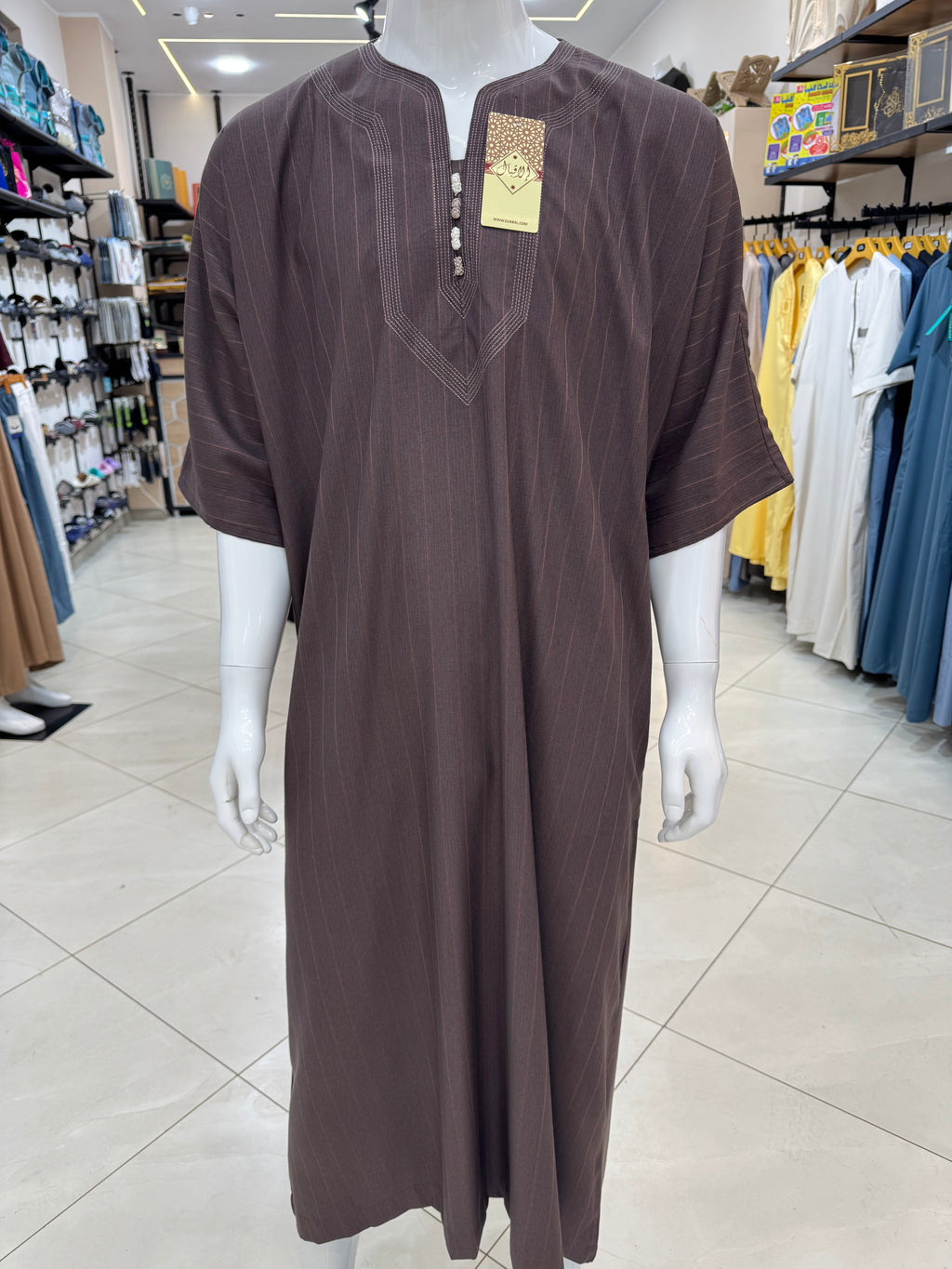 ثوب الإقبال مخطط بني