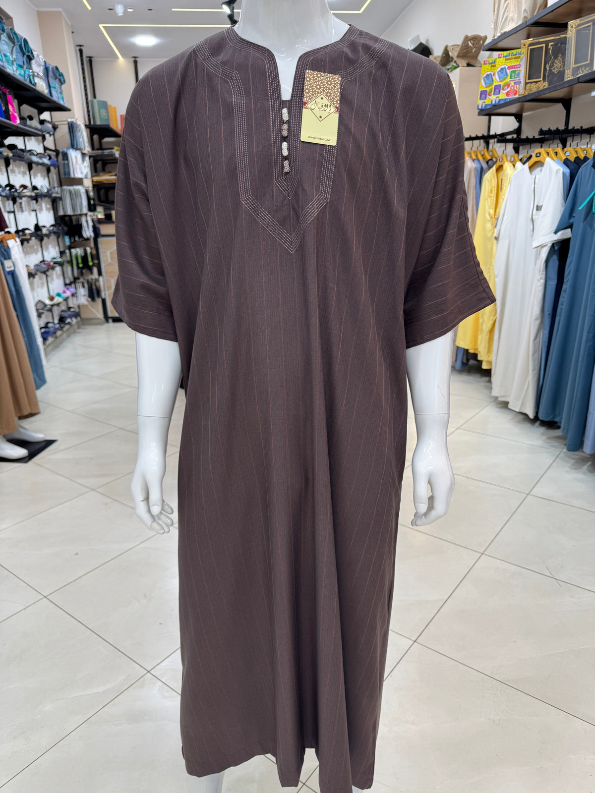 ثوب الإقبال مخطط بني