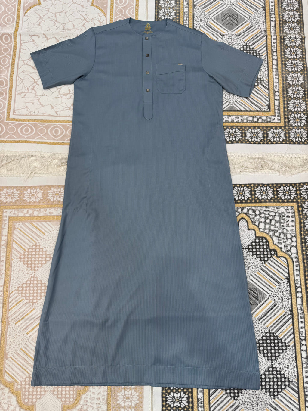 ثوب العوالي رمادي مخطط