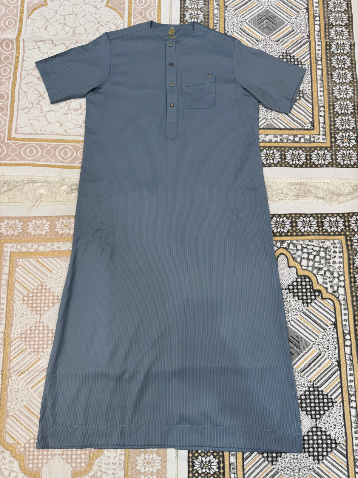 ثوب العوالي رمادي مخطط