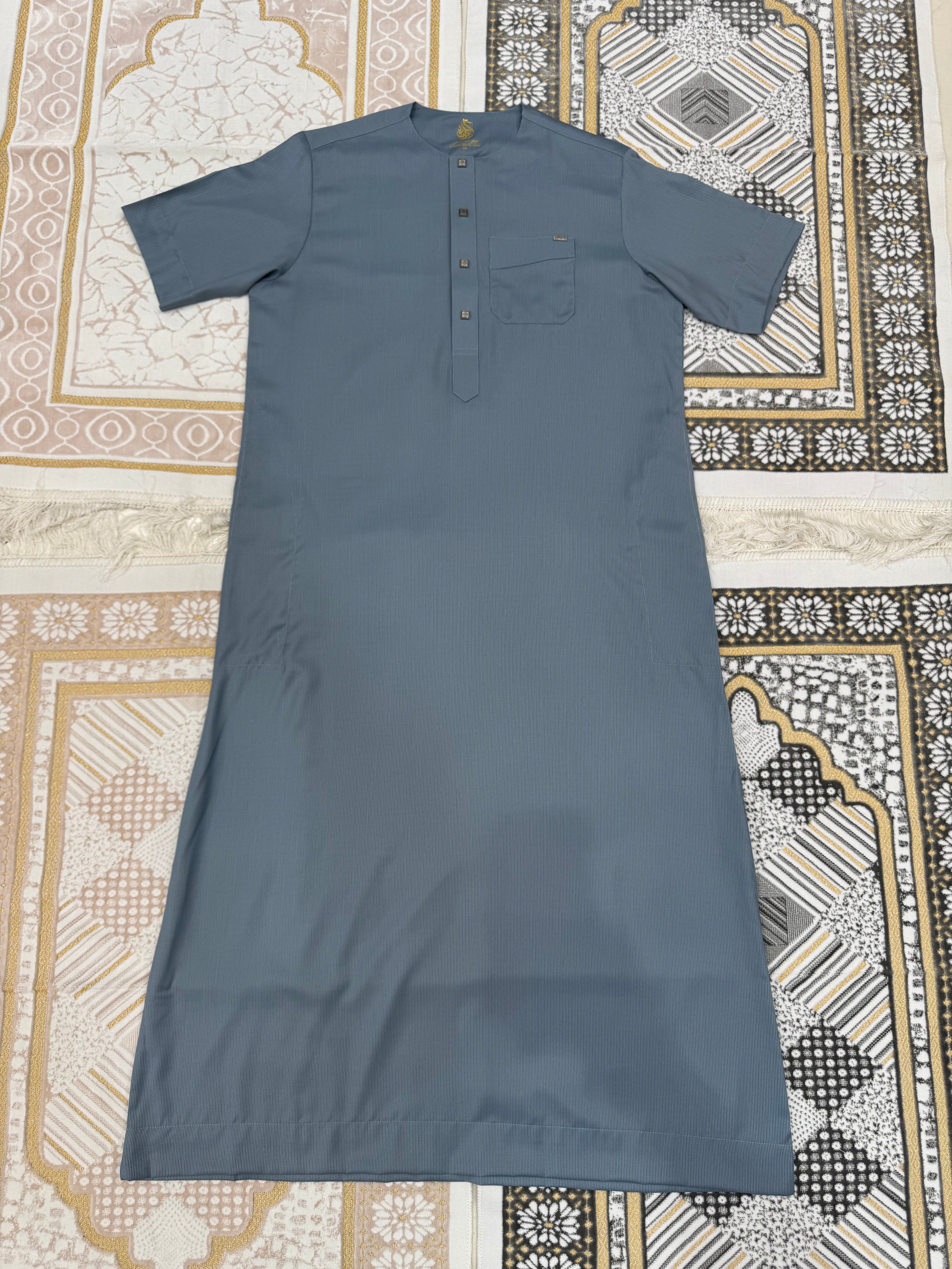 ثوب العوالي رمادي مخطط